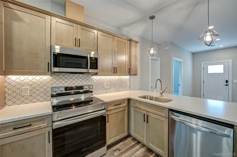1 Conklin Street Farmingdale NY 11735