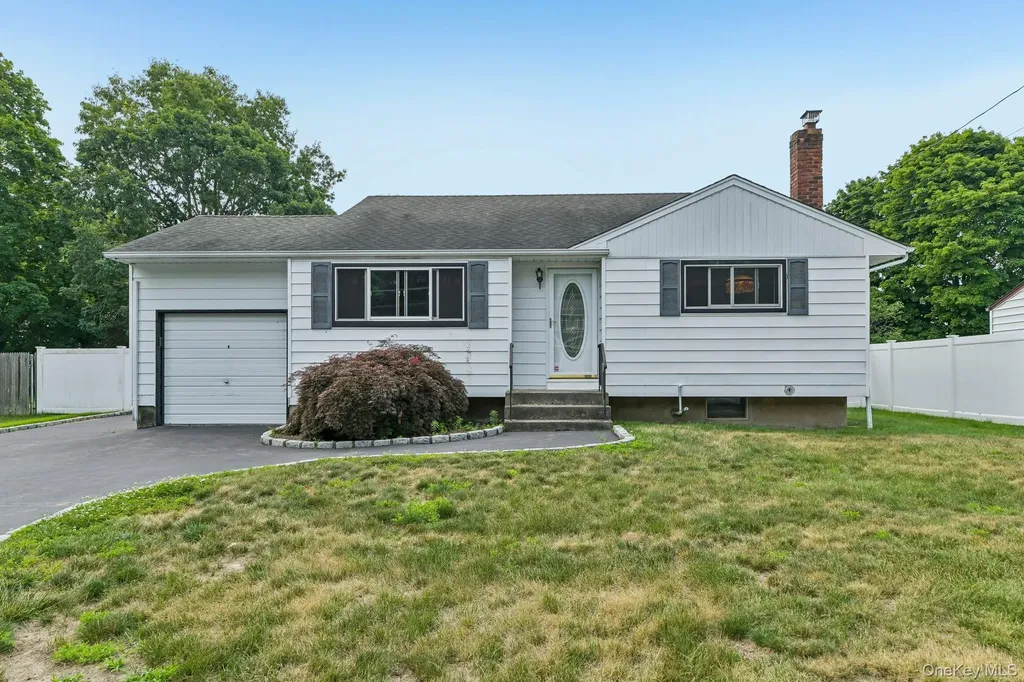 12 Albert Street Shoreham NY 11786