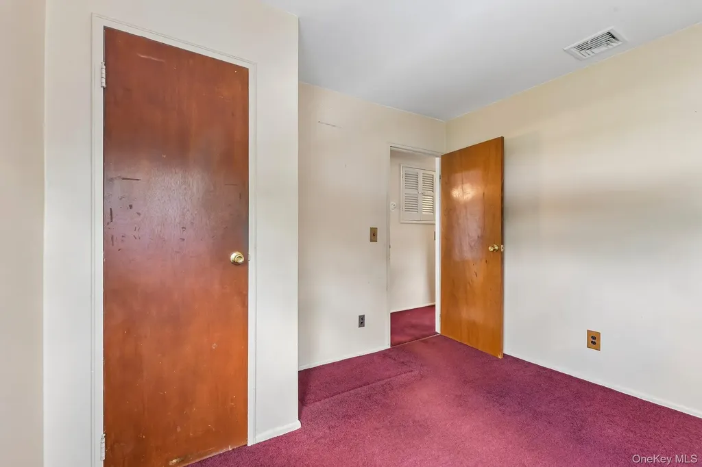 12 Albert Street Shoreham NY 11786
