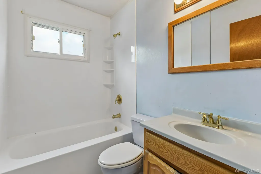 12 Albert Street Shoreham NY 11786