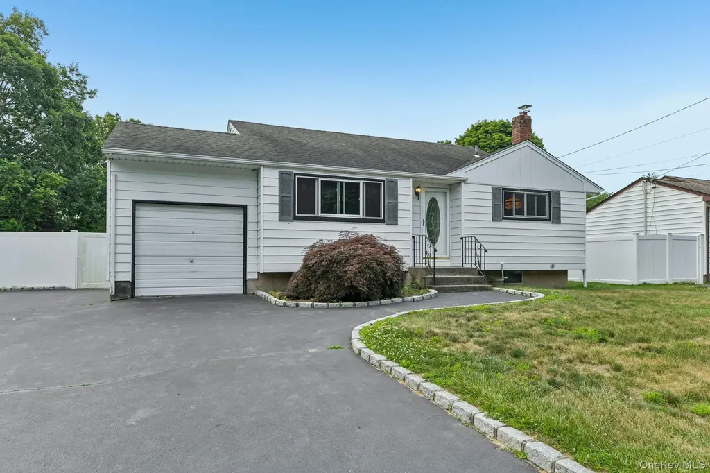 12 Albert Street Shoreham NY 11786