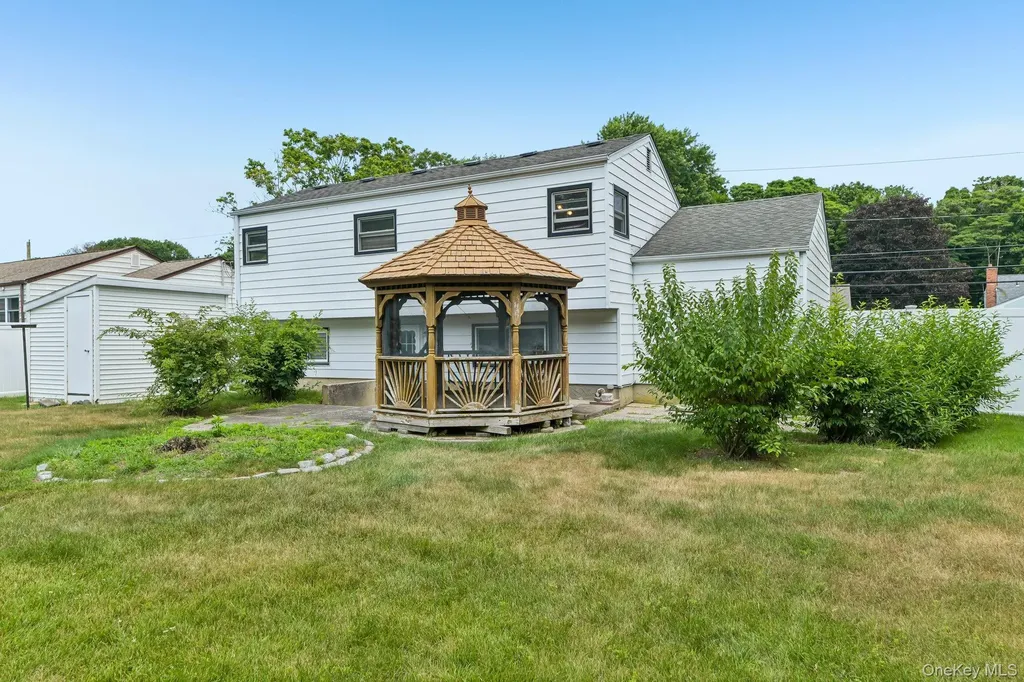 12 Albert Street Shoreham NY 11786