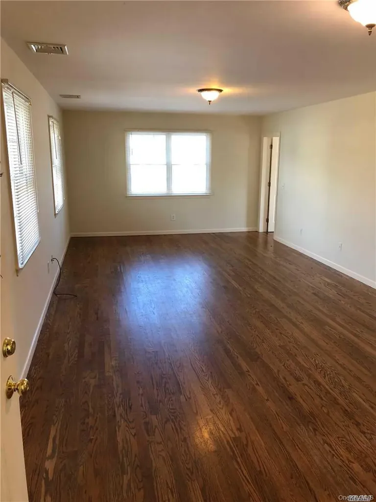 495 Montauk Highway Eastport NY 11941