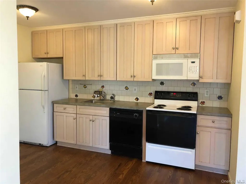 495 Montauk Highway Eastport NY 11941