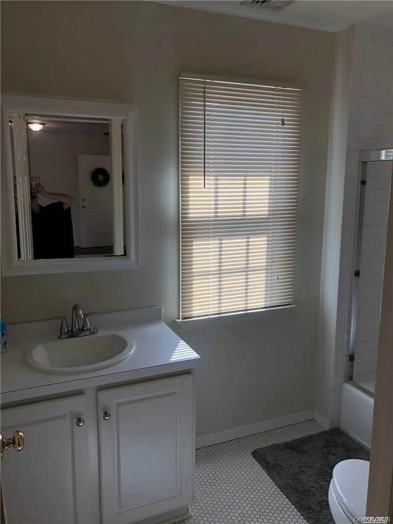 495 Montauk Highway Eastport NY 11941