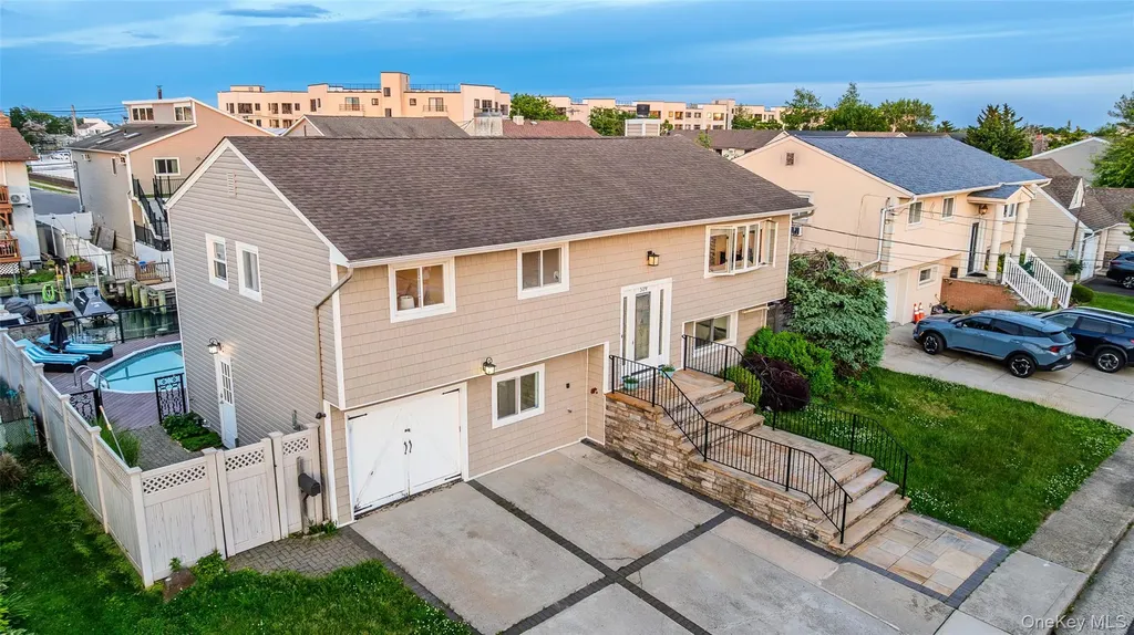 519 Nassau Avenue Freeport NY 11520