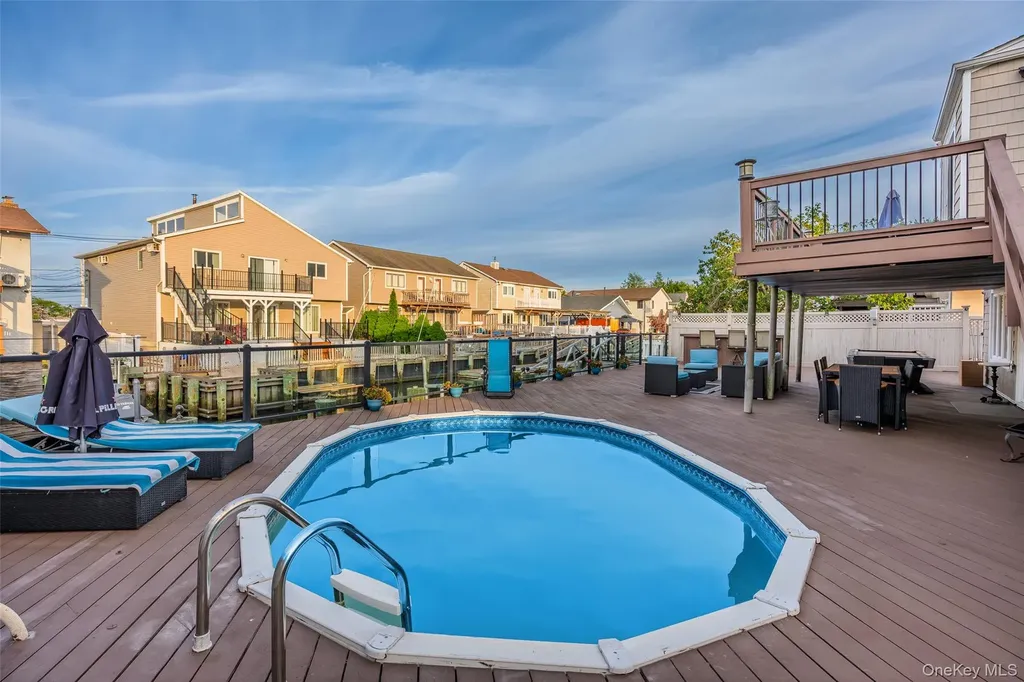 519 Nassau Avenue Freeport NY 11520