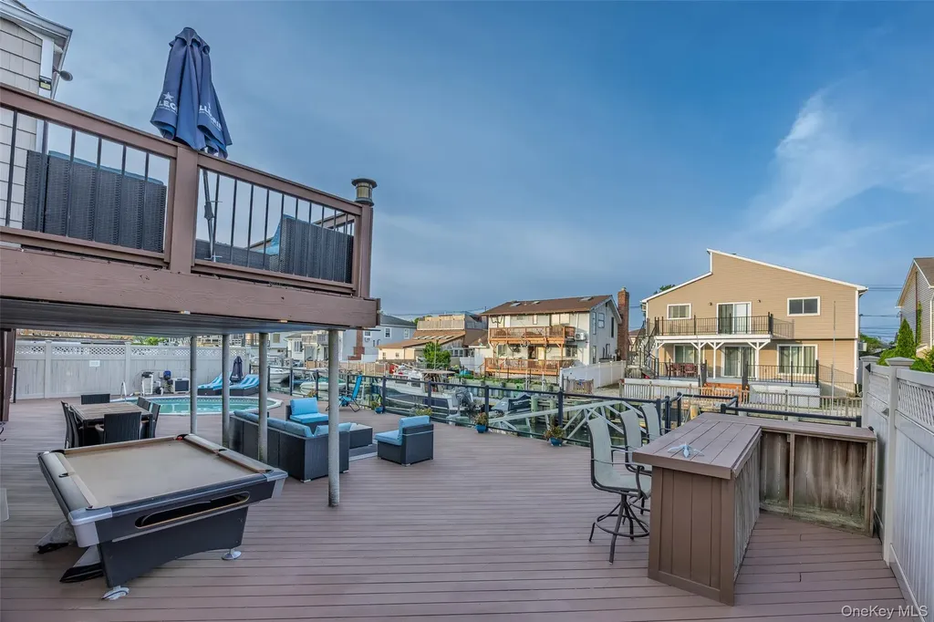 519 Nassau Avenue Freeport NY 11520