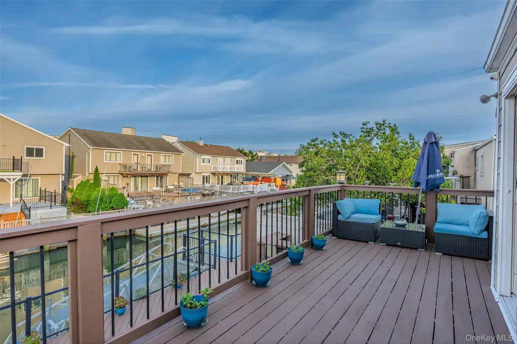 519 Nassau Avenue Freeport NY 11520