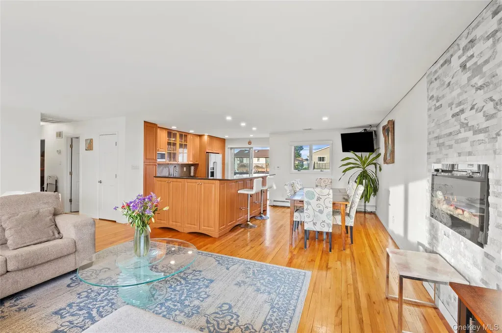 519 Nassau Avenue Freeport NY 11520
