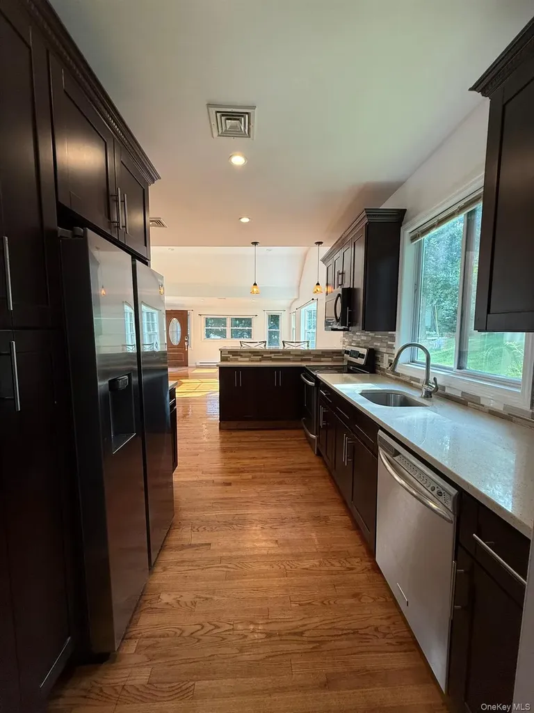 4 South Street Putnam Valley NY 10579