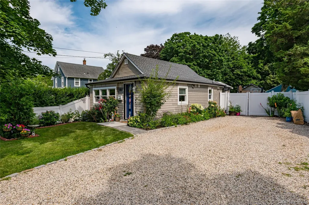 1022 Parkway Street Riverhead NY 11901