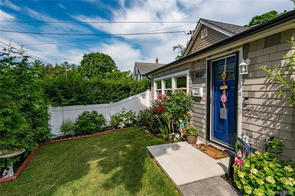 1022 Parkway Street Riverhead NY 11901