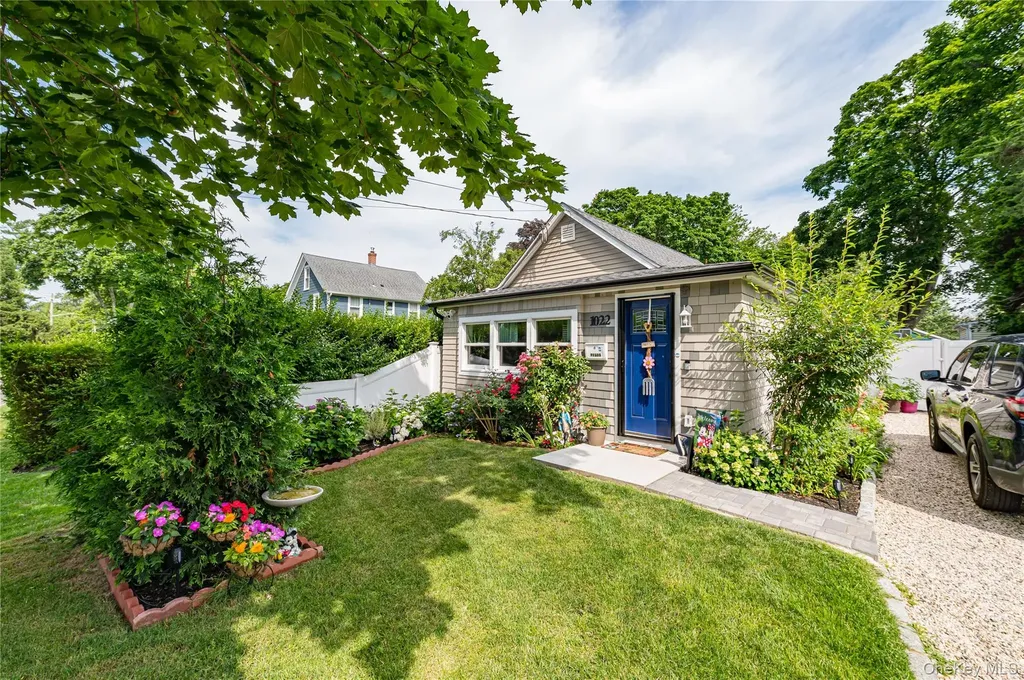 1022 Parkway Street Riverhead NY 11901