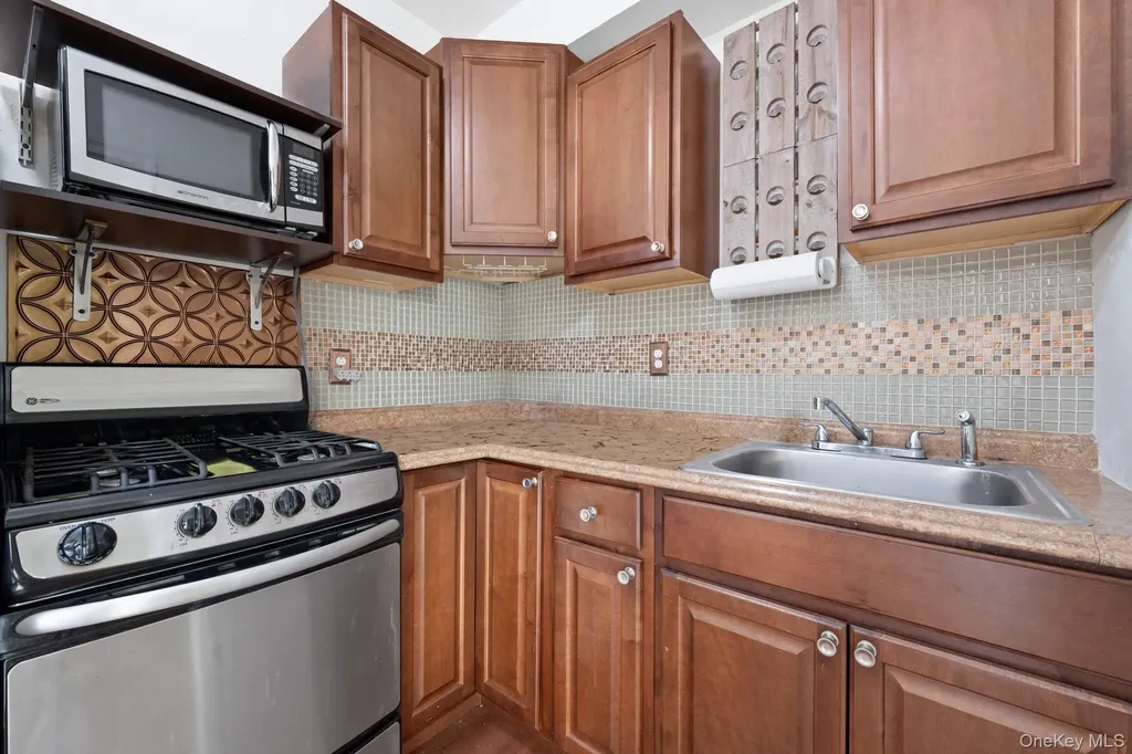 8380 118th Street Kew Gardens NY 11415