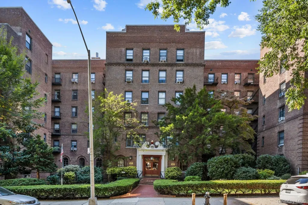 8380 118th Street Kew Gardens NY 11415