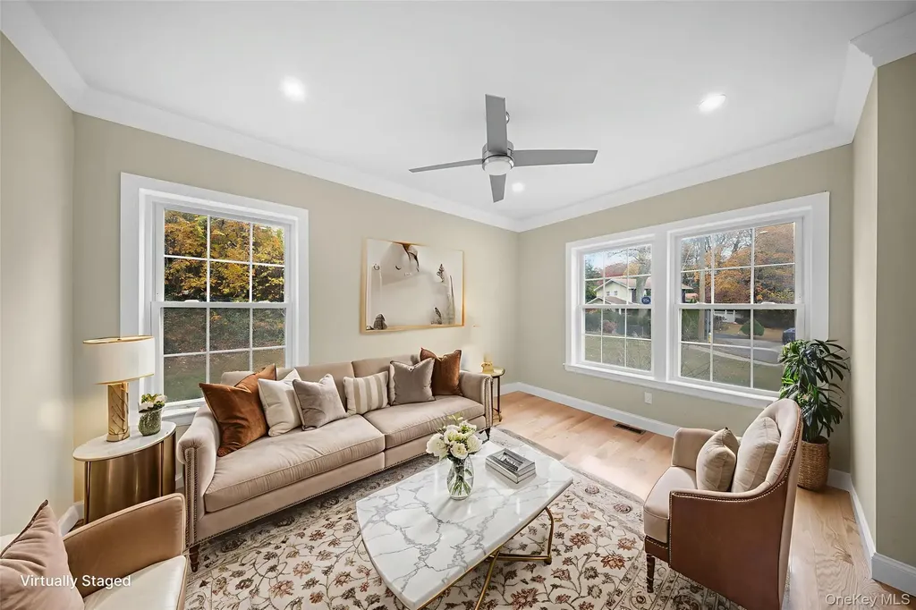 4 Coventry Court Wheatley Heights NY 11798