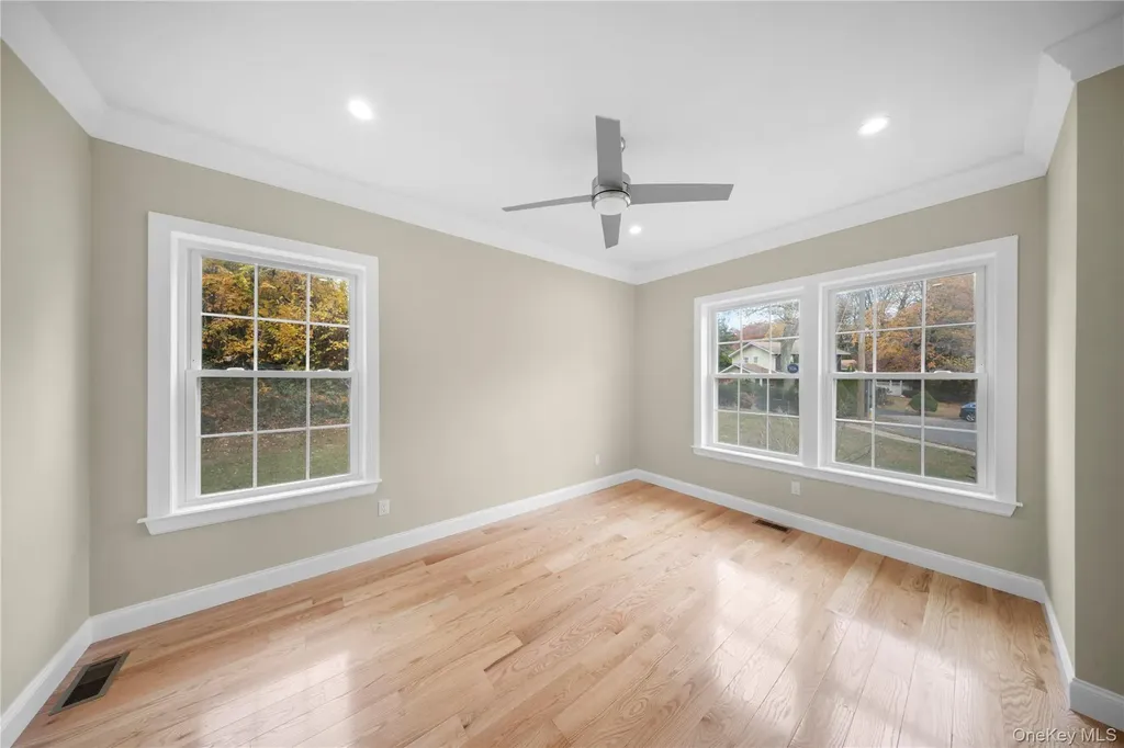 4 Coventry Court Wheatley Heights NY 11798