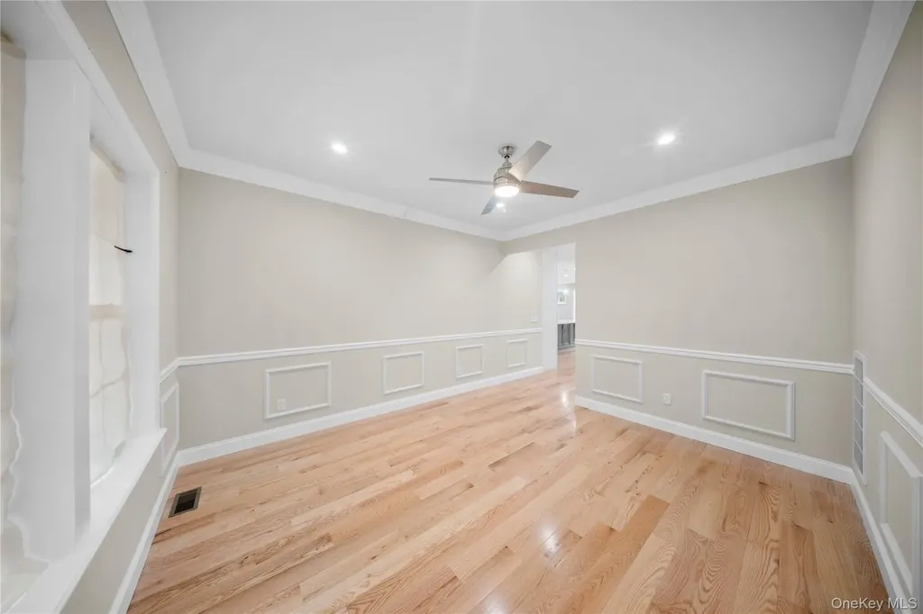 4 Coventry Court Wheatley Heights NY 11798