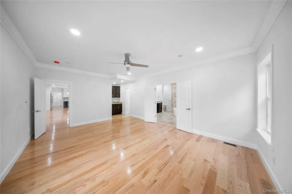 4 Coventry Court Wheatley Heights NY 11798