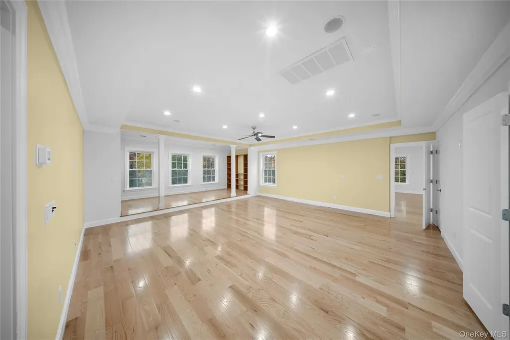 4 Coventry Court Wheatley Heights NY 11798