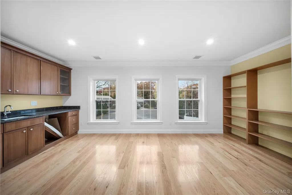4 Coventry Court Wheatley Heights NY 11798