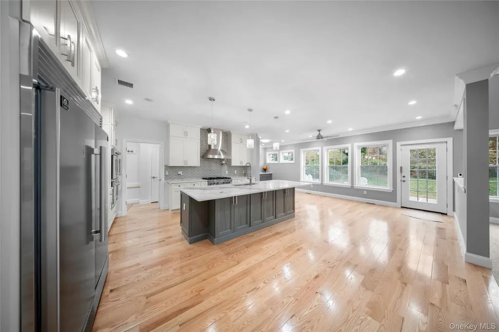4 Coventry Court Wheatley Heights NY 11798