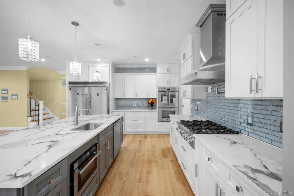4 Coventry Court Wheatley Heights NY 11798