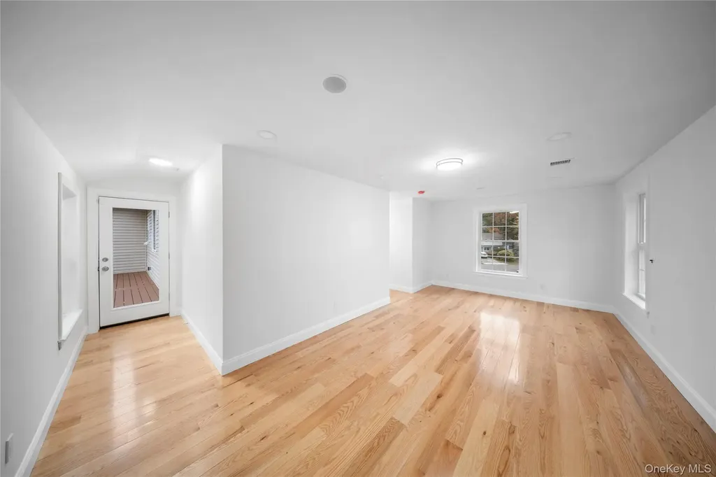 4 Coventry Court Wheatley Heights NY 11798
