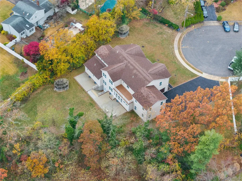 4 Coventry Court Wheatley Heights NY 11798