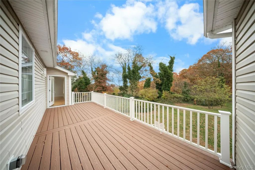 4 Coventry Court Wheatley Heights NY 11798