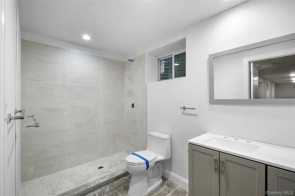 4 Coventry Court Wheatley Heights NY 11798