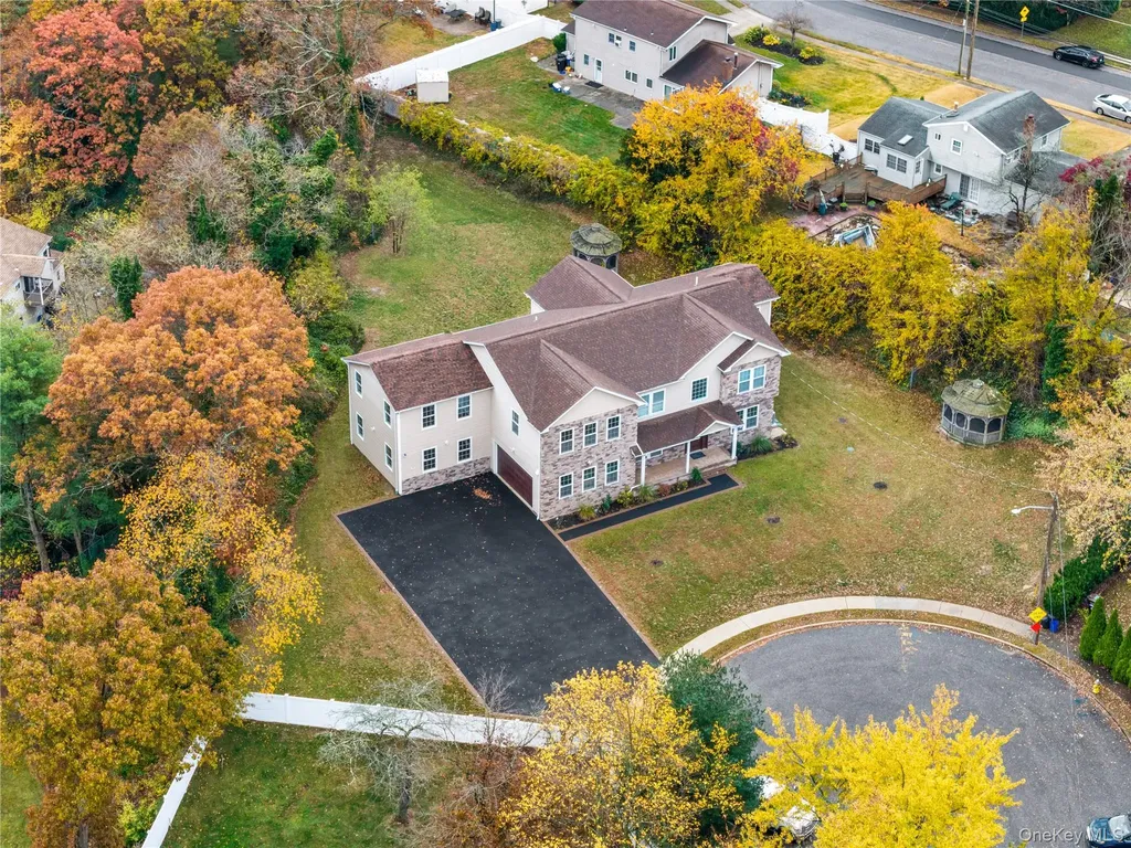 4 Coventry Court Wheatley Heights NY 11798