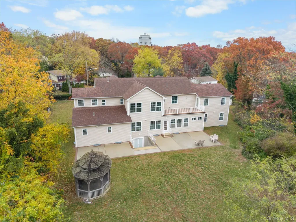4 Coventry Court Wheatley Heights NY 11798