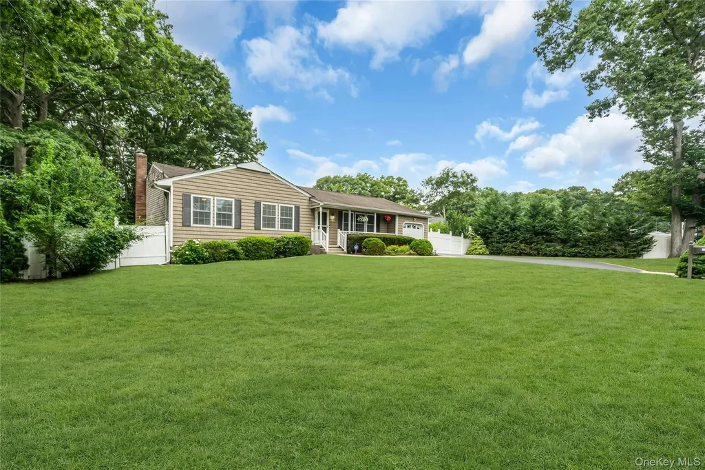 84 Juniper Avenue Ronkonkoma NY 11779