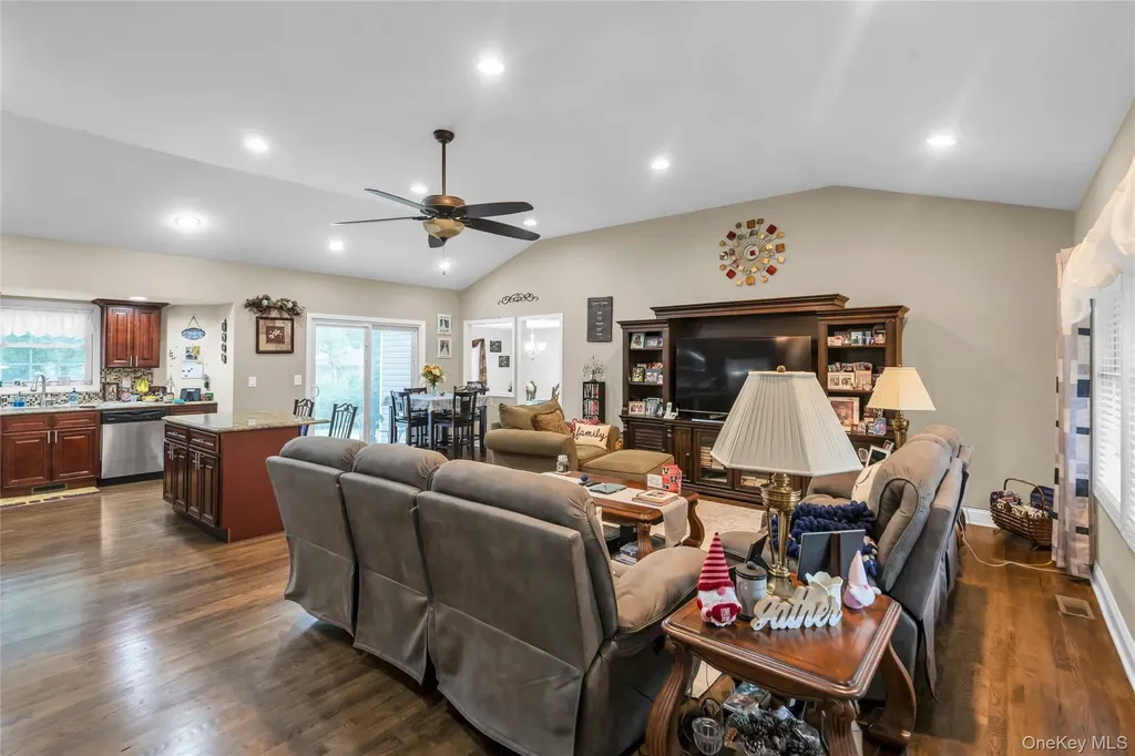 84 Juniper Avenue Ronkonkoma NY 11779