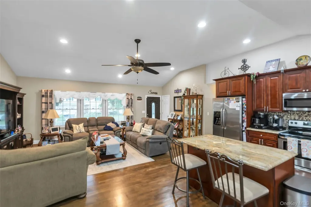 84 Juniper Avenue Ronkonkoma NY 11779