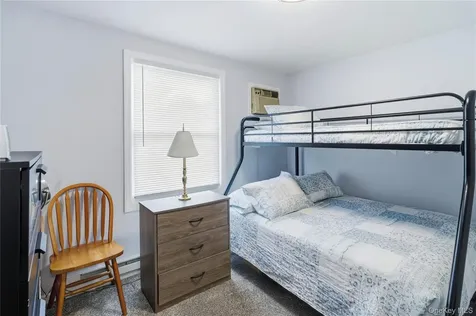 35 Village Circle S Manorville NY 11949