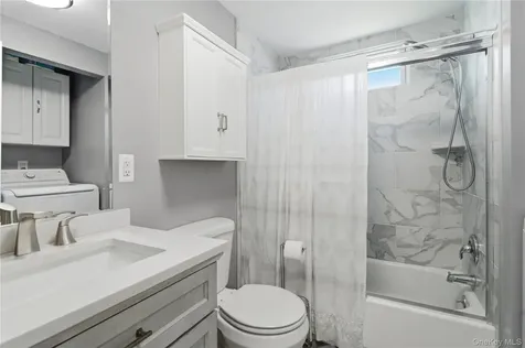 35 Village Circle S Manorville NY 11949