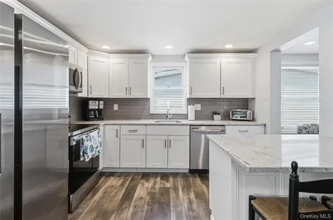 35 Village Circle S Manorville NY 11949