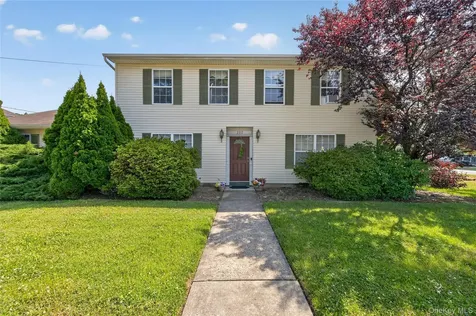 200 Saint Bridgets Lane Westbury NY 11590