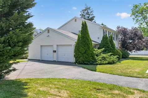 200 Saint Bridgets Lane Westbury NY 11590
