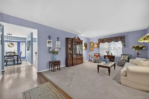 200 Saint Bridgets Lane Westbury NY 11590