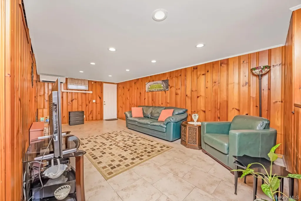 65-19 78th Street Middle Village NY 11379