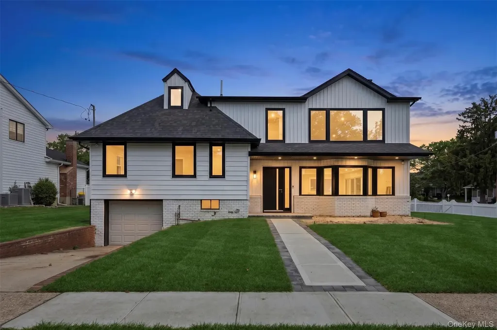 934 Eileen Terrace Woodmere NY 11598