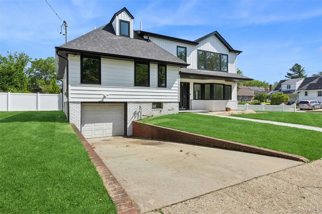 934 Eileen Terrace Woodmere NY 11598