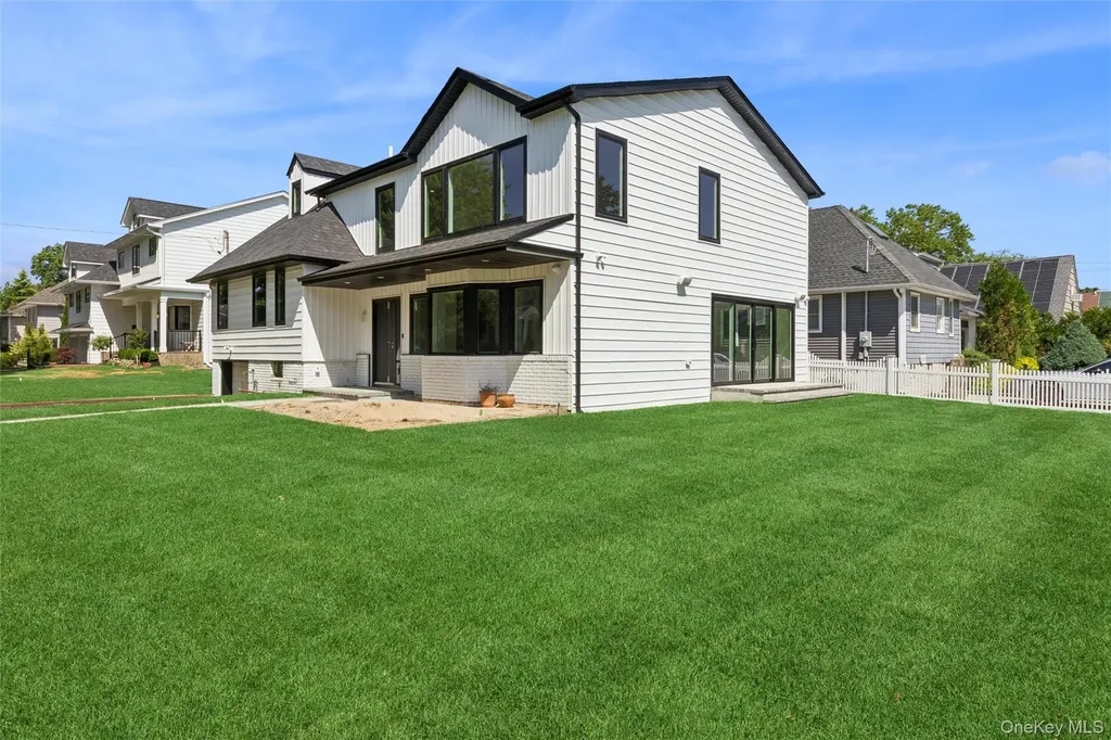 934 Eileen Terrace Woodmere NY 11598