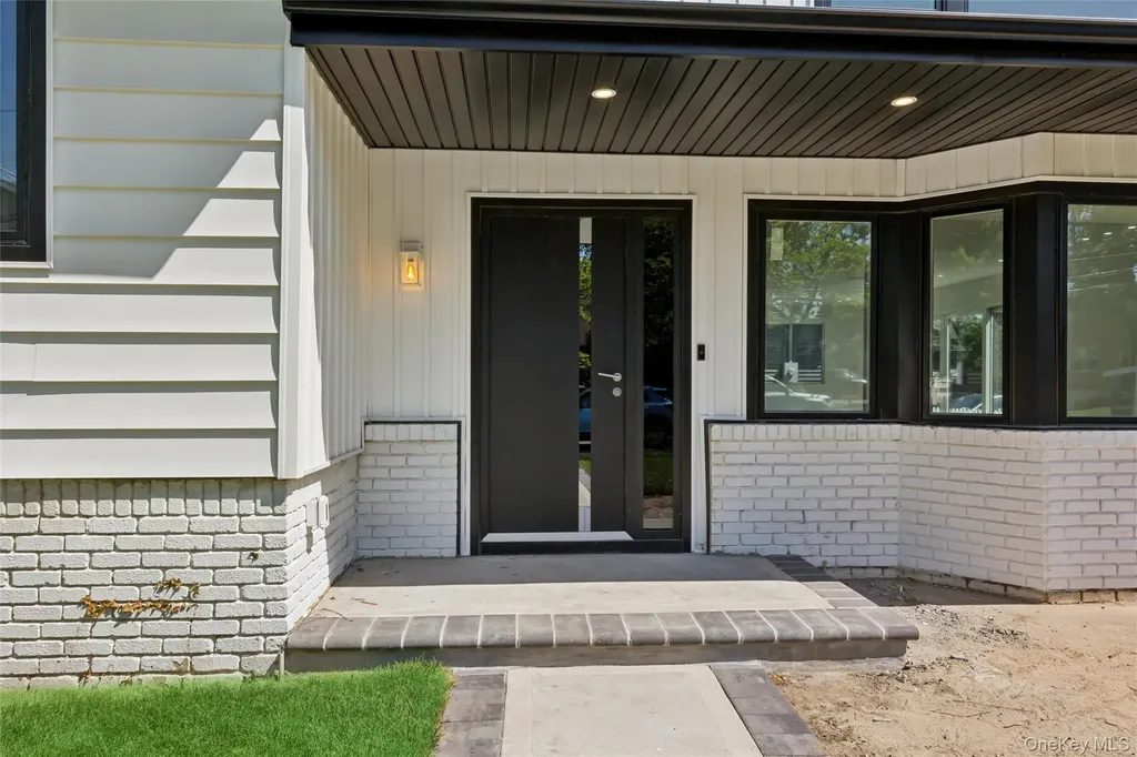 934 Eileen Terrace Woodmere NY 11598