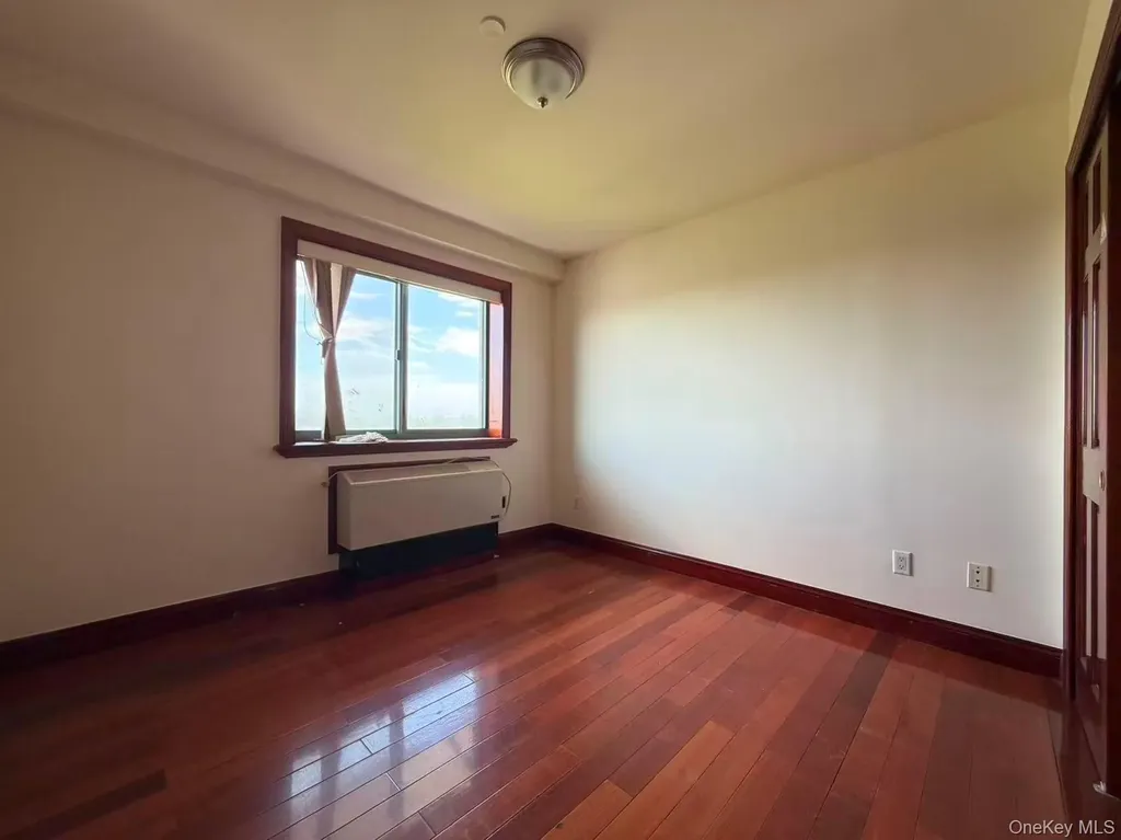 4318 Main Street Flushing NY 11355