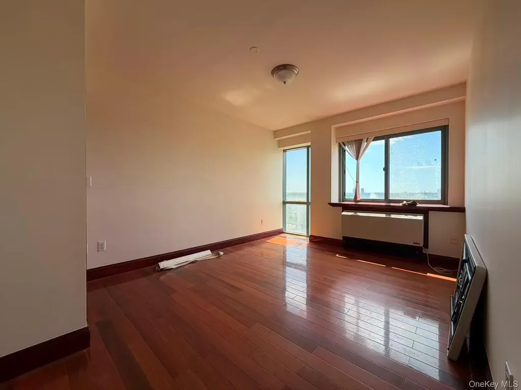 4318 Main Street Flushing NY 11355